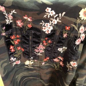 American Eagle Camouflage LOVE jacket/coat M So stylish&Fun! Tons of compliments